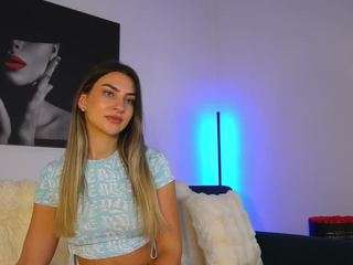Live webcam model izybelle on Soda Cams