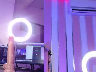 tylerbloom Live Webcam on CamSoda