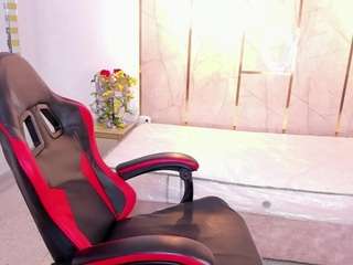 tylerbloom Live Webcam on CamSoda