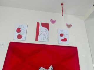 dakotaholand's CamSoda show and profile