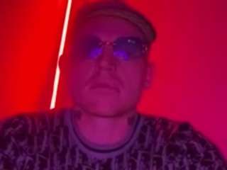 Lucinao010's cam show statistics and live stream