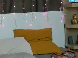 ininitykitty live webcam show