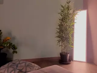 Kloe's Live Sex Cam Show