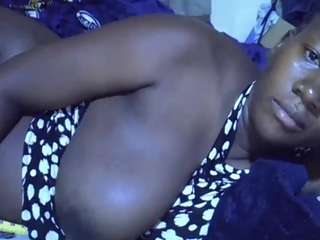 pretty-mary's CamSoda show and profile