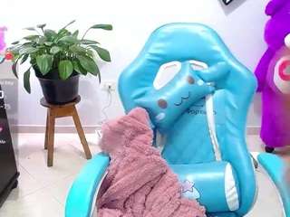 emilyrosse04's CamSoda show and profile