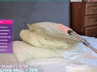 Acest model este live acum. hotbunny666