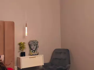 Lynn 🛡's Live Sex Cam Show