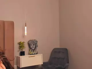 Lynn 🛡's Live Sex Cam Show