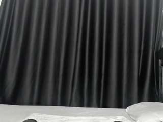 sweet-alma's CamSoda show and profile