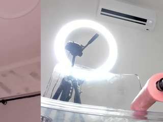 zoe-backer live cam profile