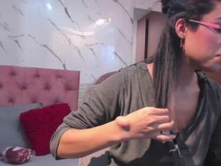 zoex2's CamSoda show and profile