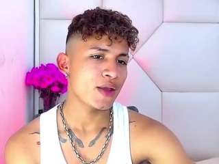 littlehornny Live Webcam on CamSoda