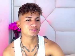 littlehornny Live Webcam on CamSoda