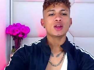 littlehornny Live Webcam on CamSoda