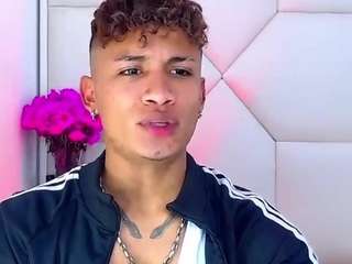 littlehornny Live Webcam on CamSoda
