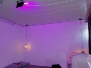  miiss-greyy chat room
