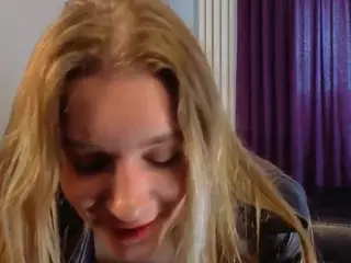 GlennaGrindel's Live Sex Cam Show