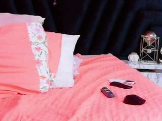hot-littlechill Live Webcam on CamSoda