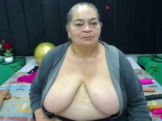 vickyboobss live cam profile