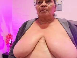 vickyboobss