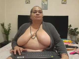 Queenmature live cam preview