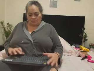 Queenmature live cam preview