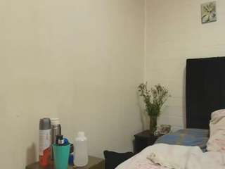 Queenmature live cam preview