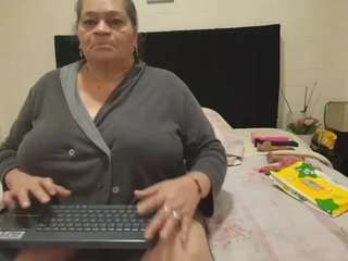 Queenmature live cam preview