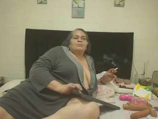 Queenmature live cam preview