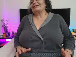 Queenmature live cam preview