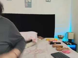 Queenmature live cam preview