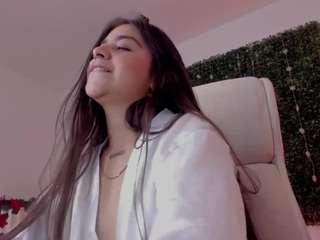 Brunettee-1 live webcam show