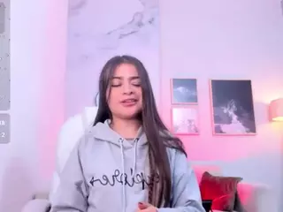 Brunettee-1's Live Sex Cam Show