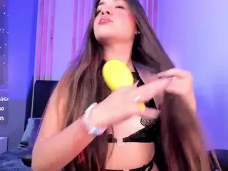 Brunettee-1's Live Sex Cam Show