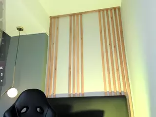 Brunettee-1's Live Sex Cam Show