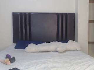 drippybarbs's CamSoda show and profile