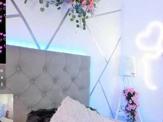 emmaaa-stoonee's CamSoda show and profile