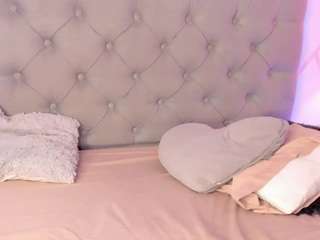 Live cam show with EMMAAA-STOONEE