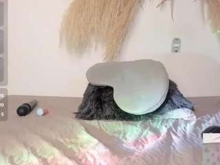 EMMAAA-STOONEE live cam preview