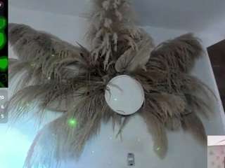 EMMAAA-STOONEE live cam preview