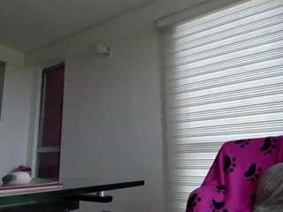 EMMAAA-STOONEE live cam preview