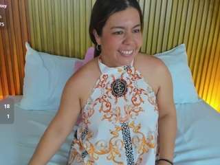 nahia-13 Live Webcam on CamSoda