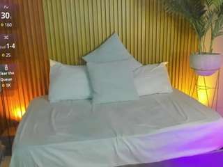 nahia-13's CamSoda show and profile