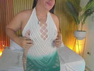 nahia-13 Live Webcam on CamSoda