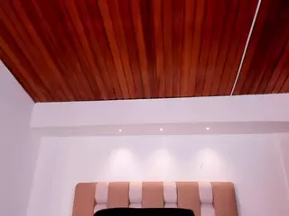 Chlloe-Lee's Live Sex Cam Show