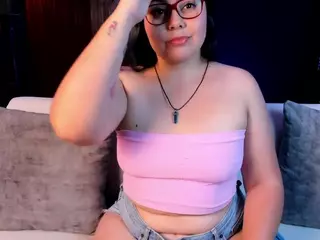 Chlloe-Lee's Live Sex Cam Show