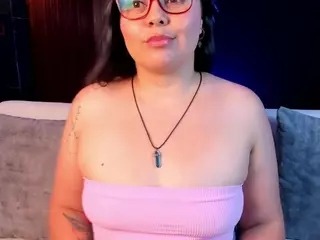 Chlloe-Lee's Live Sex Cam Show