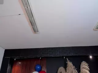Chlloe-Lee's Live Sex Cam Show