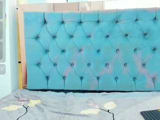 pocahontas-pow Live Webcam on CamSoda