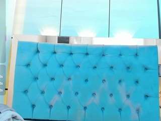 pocahontas-pow Drinking live webcam